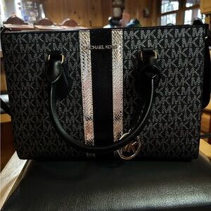 Black and Silver Michael Kors handbag 8x11”! Bought but never used.